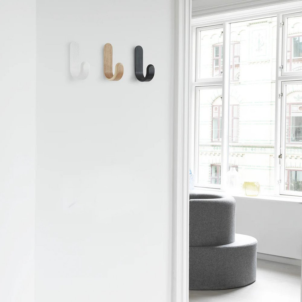 Normann Copenhagen Curve Hook Black Life01