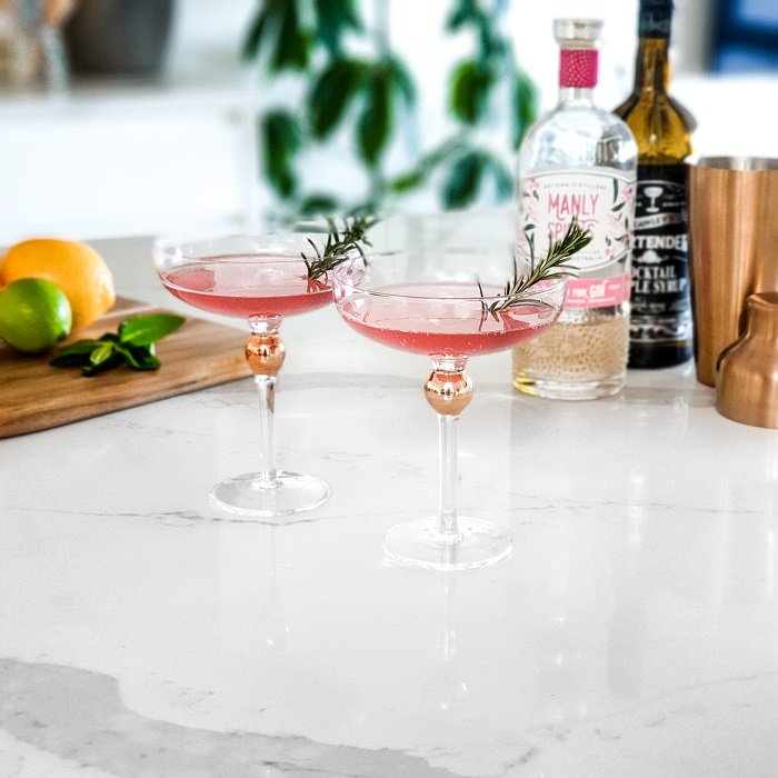 Clinq Cocktail Coupe Glass Main03