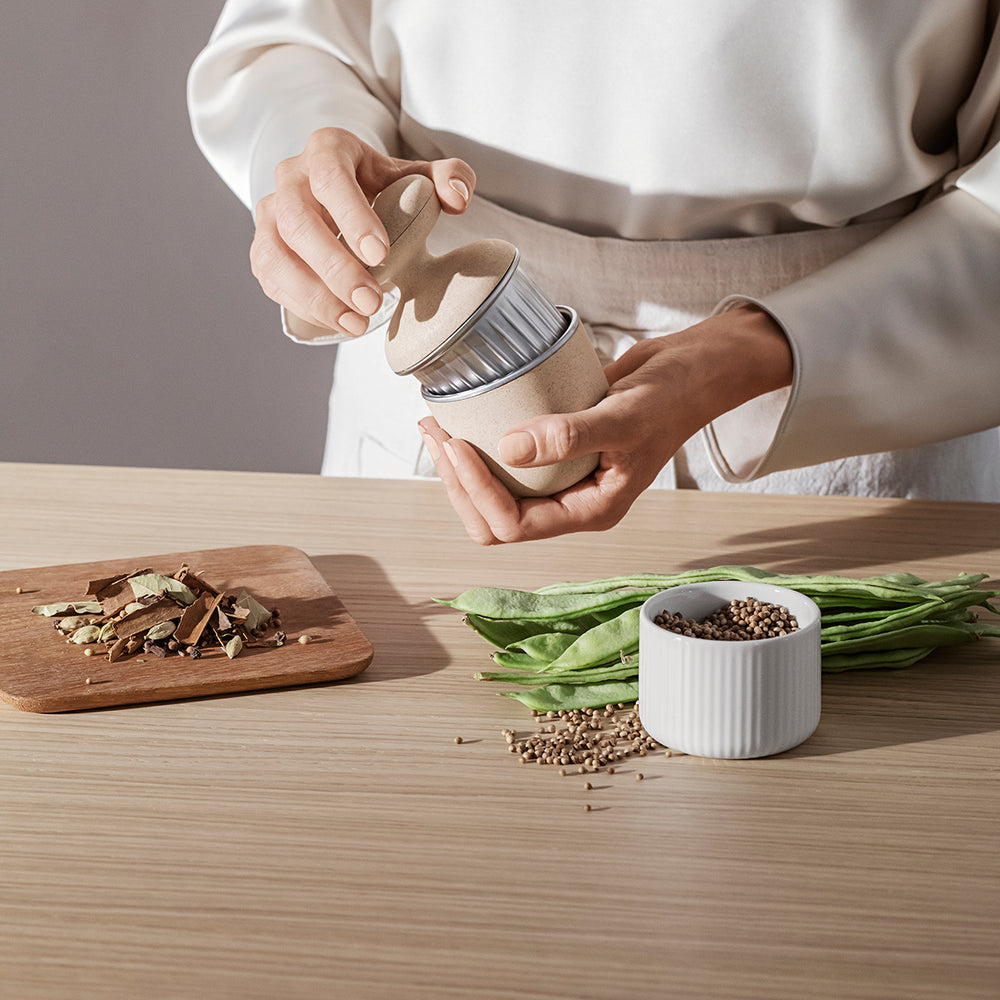 Eva Solo Green Tool Flavour Grinder Wheat Life01