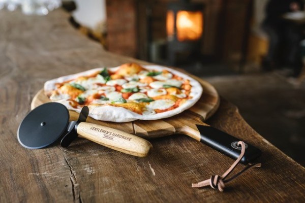 GENTLEMANS HARDWARE Pizza Cutter & Board Lifestyle