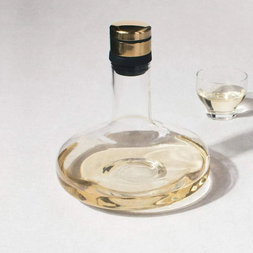 Audo Copenhagen Wine Breather Deluxe Brass Life02