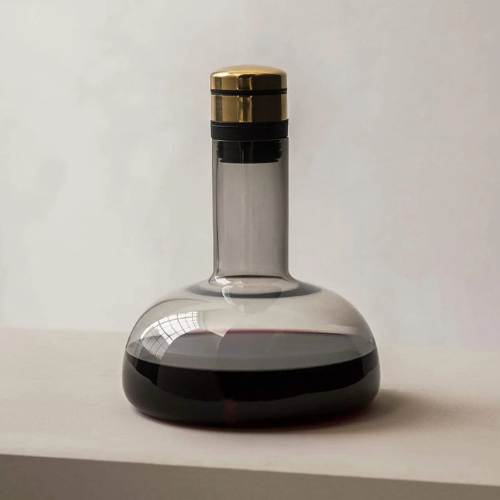 Audo Copenhagen Wine Breather Smoked in Brass Life01