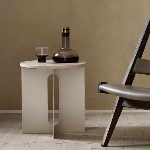 Audo Copenhagen Wine Breather Smoked in Brass Life02