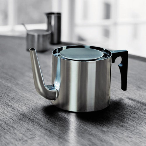 Stelton Cylinda Line Teapot Arne Jacobsen Life01