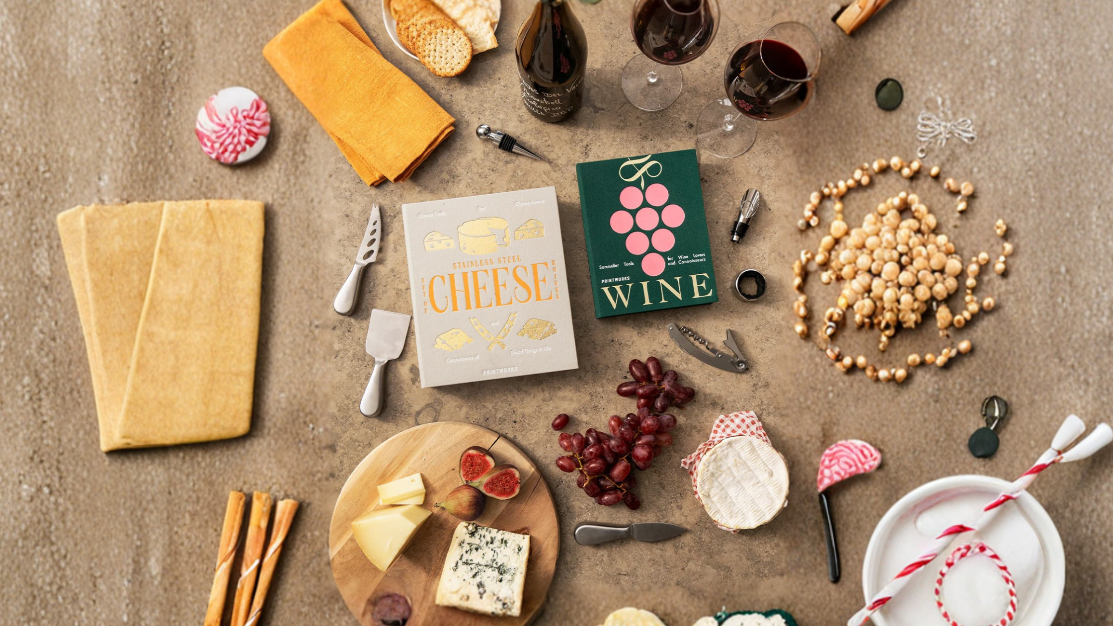 The Holiday Gift Guide Hero01