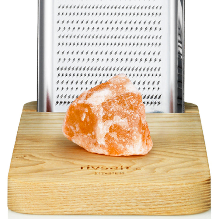 RIVSALT kitchen grater with himalayan salts zoom in 